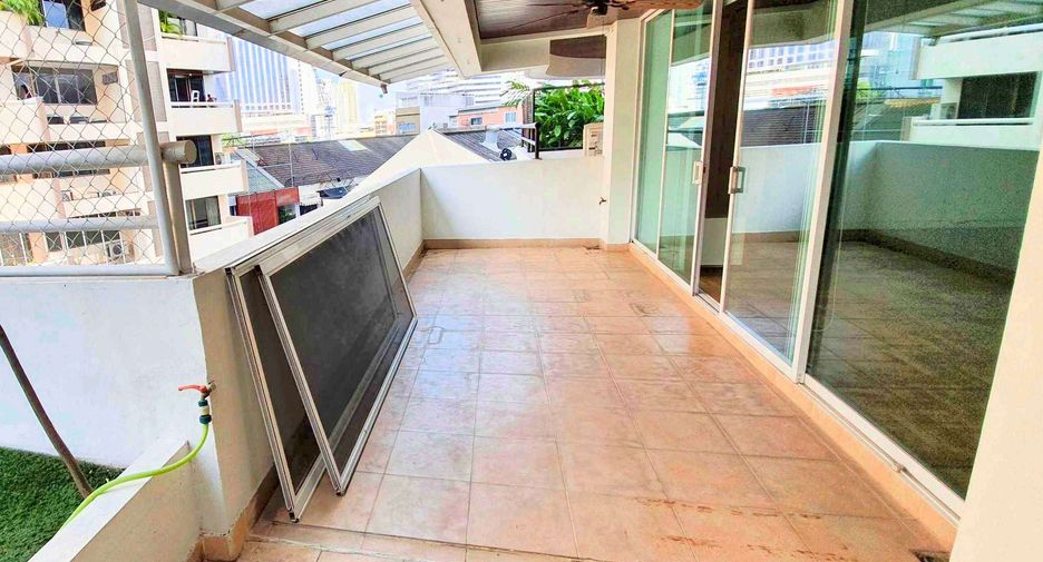 For rent 4 bedrooms condo in Khlong Toei, Bangkok