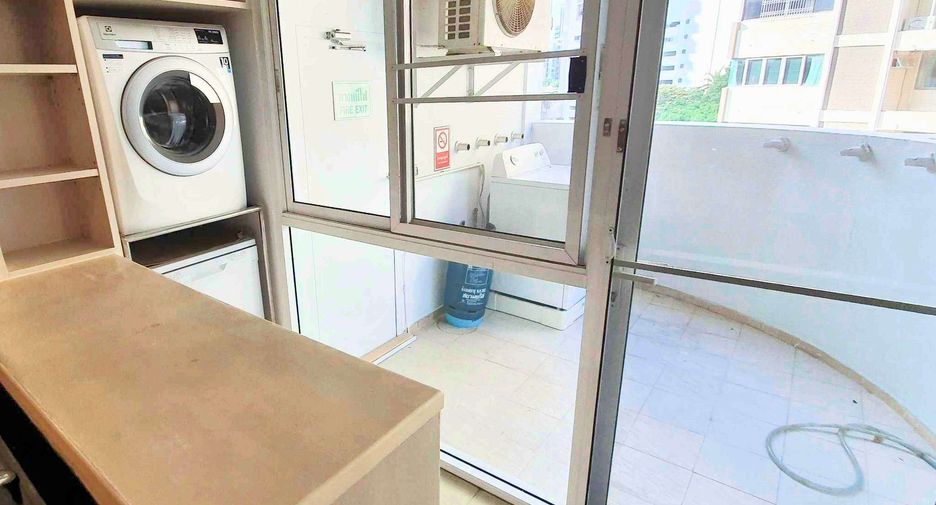 For rent 4 bedrooms condo in Khlong Toei, Bangkok