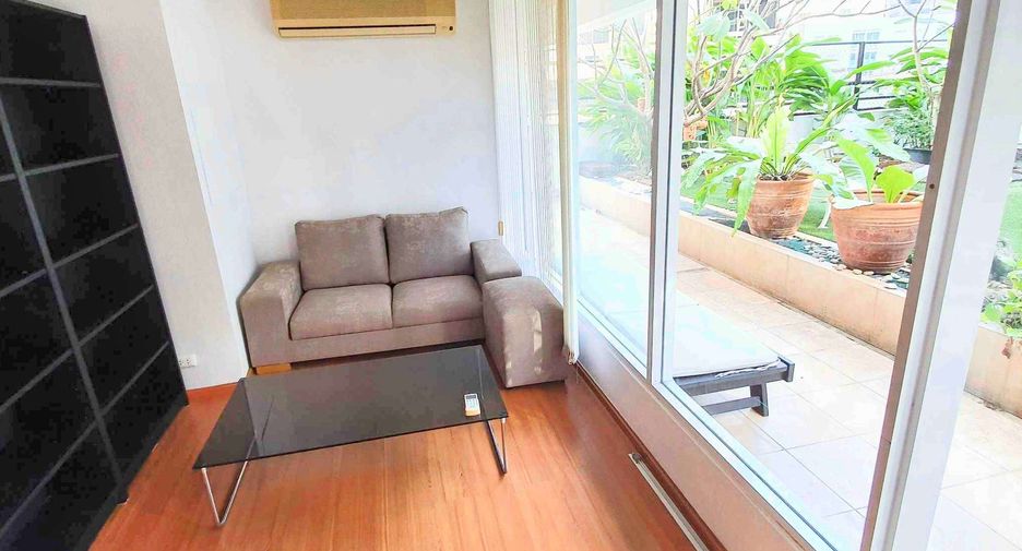 For rent 4 bedrooms condo in Khlong Toei, Bangkok
