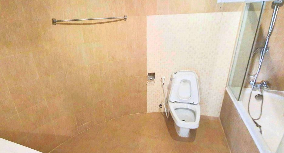For rent 4 bedrooms condo in Khlong Toei, Bangkok