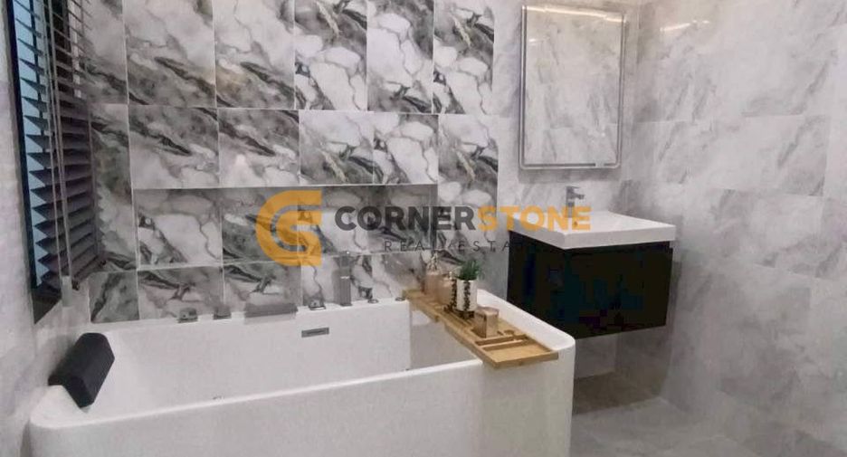 For sale 4 bedrooms house in East Pattaya, Pattaya