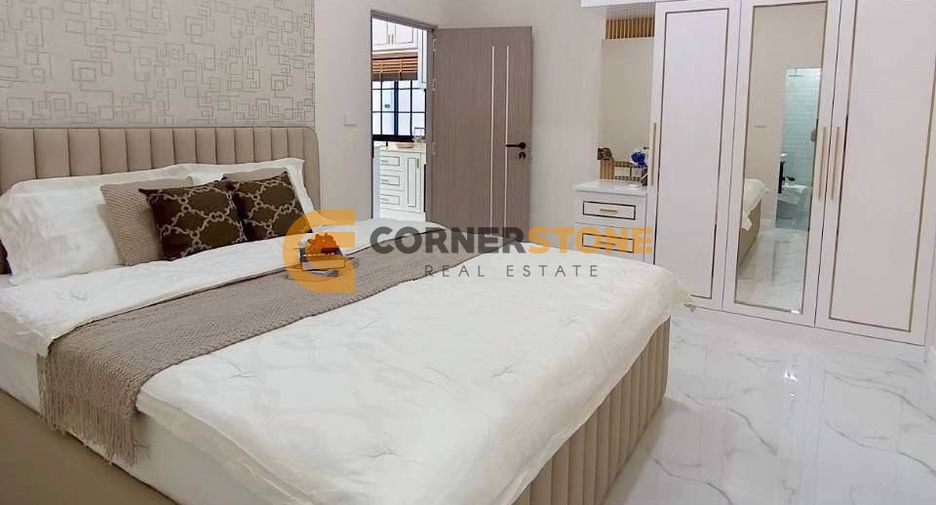 For sale 4 bedrooms house in East Pattaya, Pattaya