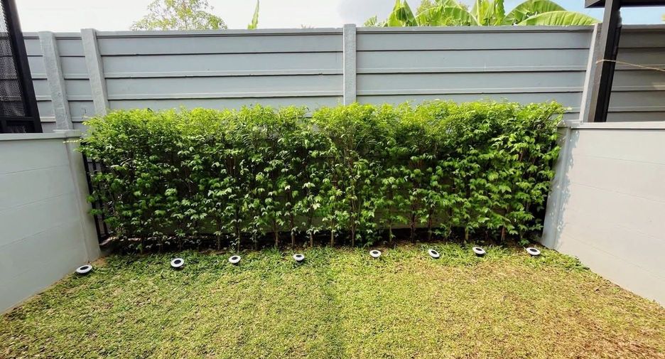 For rent 3 bedrooms townhouse in Bang Phli, Samut Prakan