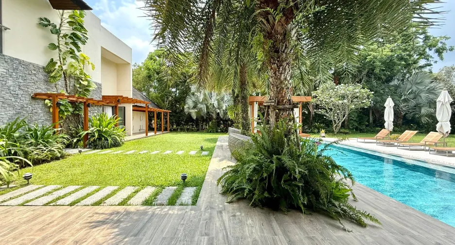 For rent 5 bedrooms villa in Thalang, Phuket