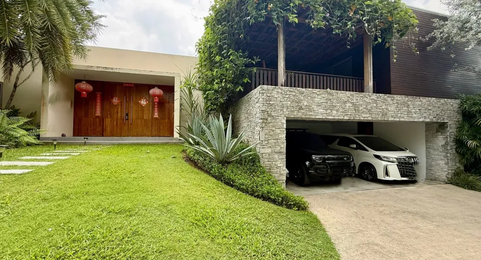 For rent 5 bedrooms villa in Thalang, Phuket