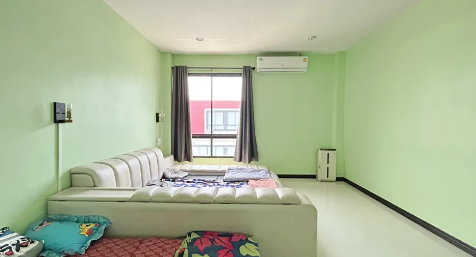 For sale studio house in Bang Len, Nakhon Pathom