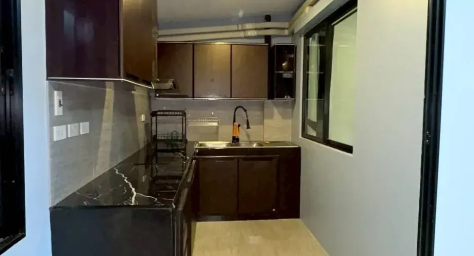 For sale 4 bedrooms townhouse in Lat Lum Kaeo, Pathum Thani