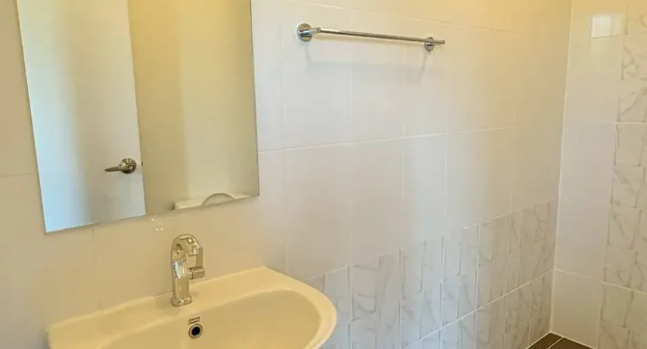 For sale 4 bedrooms townhouse in Lat Lum Kaeo, Pathum Thani
