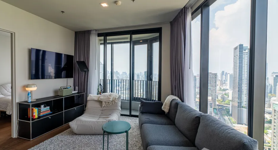 For sale 1 bed condo in Khlong Toei, Bangkok
