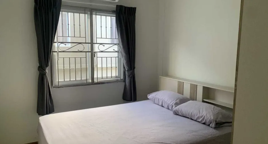 For rent 3 bedrooms townhouse in Thalang, Phuket