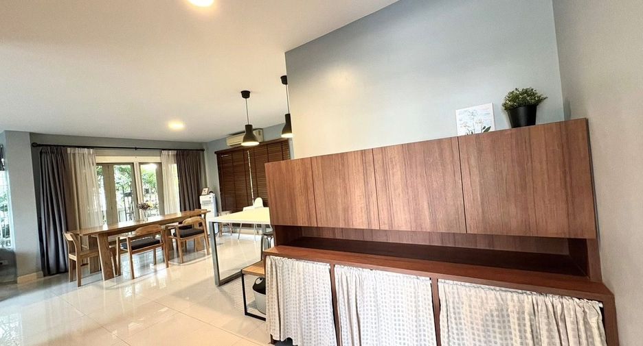 For rent 3 bedrooms house in Prawet, Bangkok