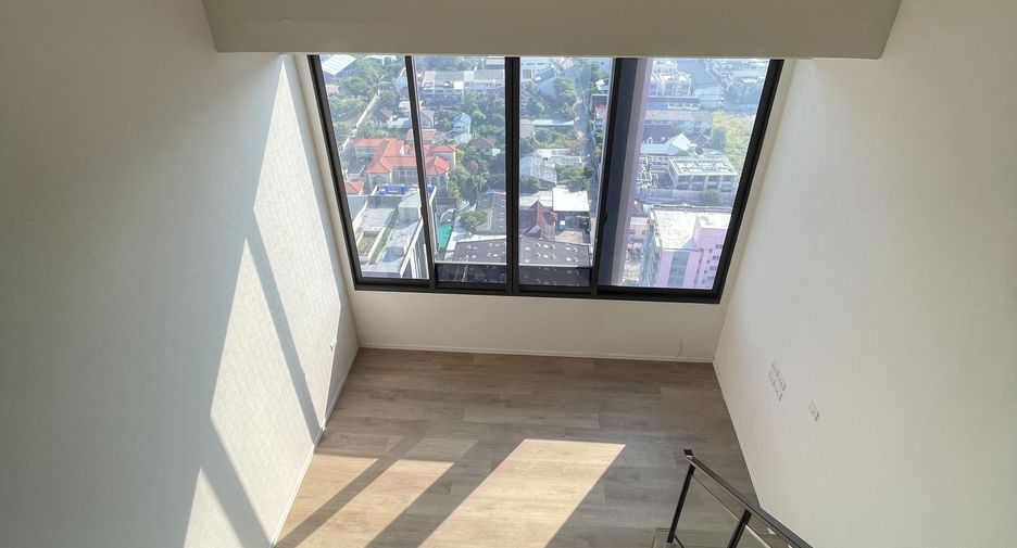 For sale 1 bed condo in Phra Khanong, Bangkok