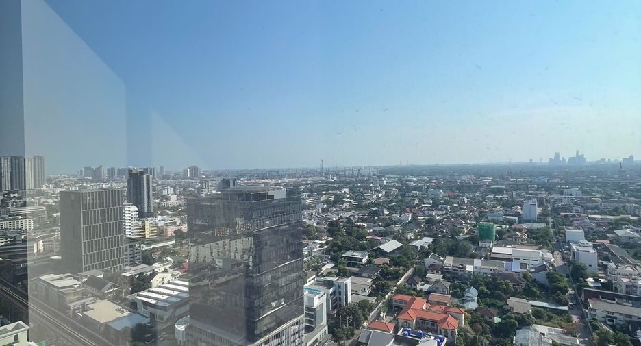 For sale 1 bed condo in Phra Khanong, Bangkok