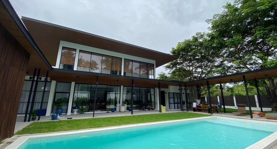 For sale and for rent 4 bedrooms villa in Doi Saket, Chiang Mai