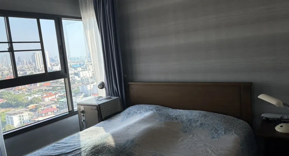 For rent 2 bedrooms condo in Bang Phlat, Bangkok