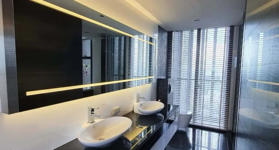 For rent 3 bedrooms condo in Sathon, Bangkok