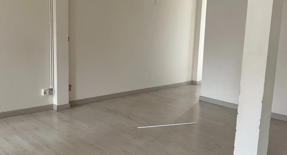 For rent 5 bedrooms retail Space in Watthana, Bangkok