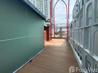For rent 5 bedrooms retail Space in Watthana, Bangkok