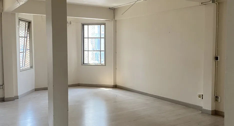 For rent 5 bedrooms retail Space in Watthana, Bangkok