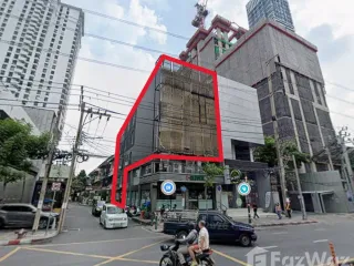 For rent 5 bedrooms retail Space in Watthana, Bangkok