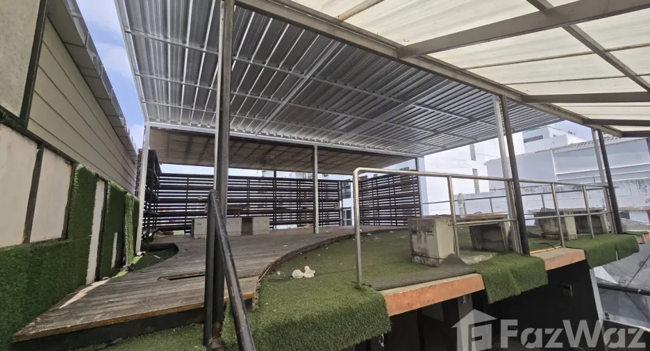 For rent 3 bedrooms retail Space in Watthana, Bangkok