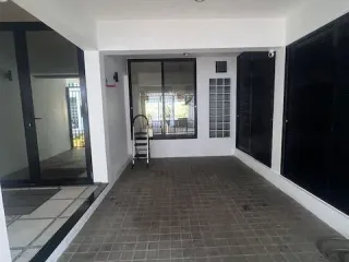 For sale and for rent 4 bedrooms townhouse in Watthana, Bangkok