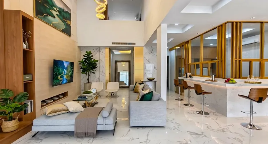 À vendre et à louer 4 chambres villa à Wang Thonglang, Bangkok
