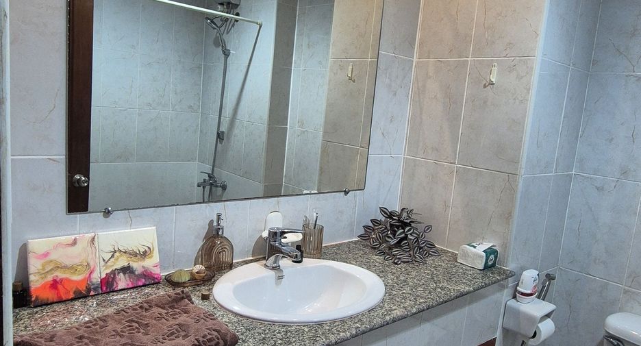 À louer studio condo à Pratumnak, Pattaya