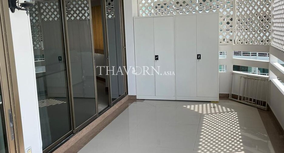 For sale 2 bedrooms condo in Pratumnak, Pattaya