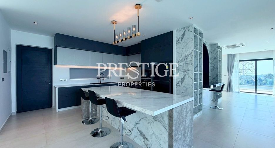 For sale 5 bedrooms house in Bang Lamung, Chonburi