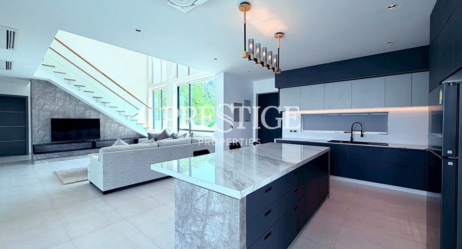 For sale 5 bedrooms house in Bang Lamung, Chonburi