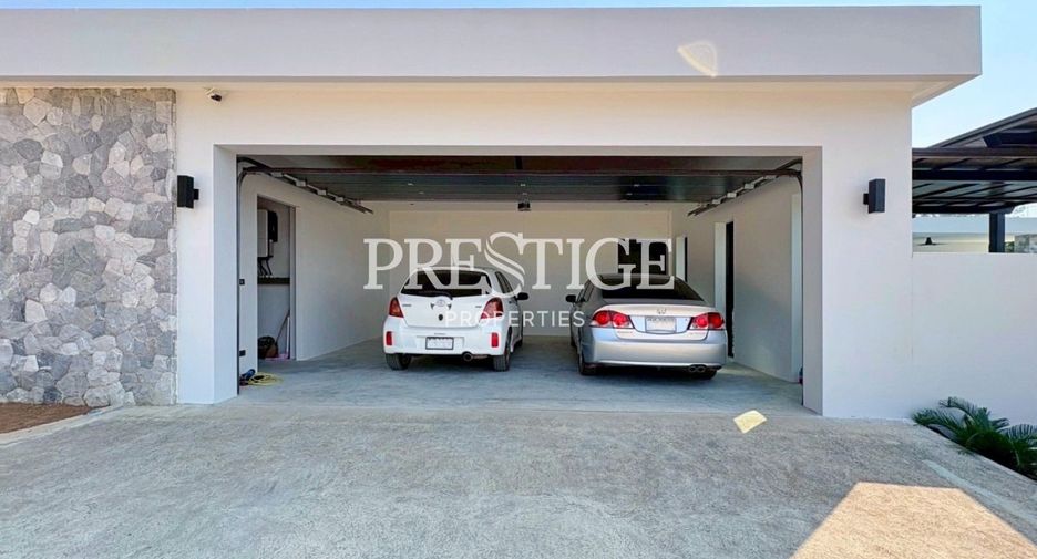 For sale 5 bedrooms house in Bang Lamung, Chonburi