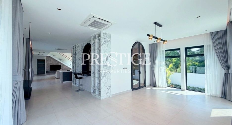 For sale 5 bedrooms house in Bang Lamung, Chonburi