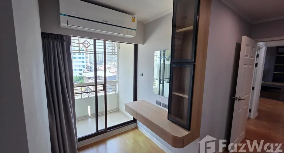 For rent 2 bedrooms condo in Phaya Thai, Bangkok