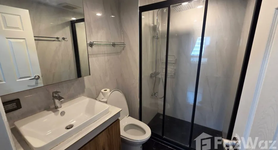 For rent 2 bedrooms condo in Phaya Thai, Bangkok