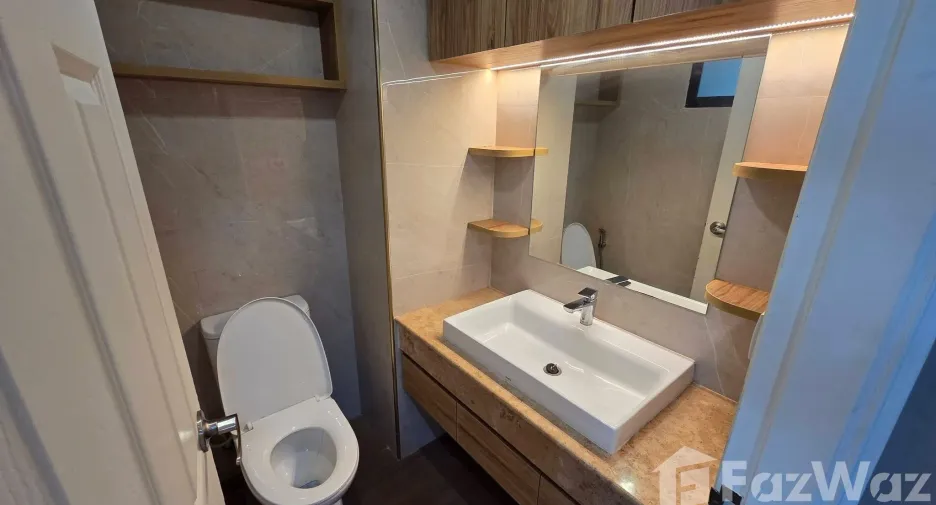 For rent 2 bedrooms condo in Phaya Thai, Bangkok