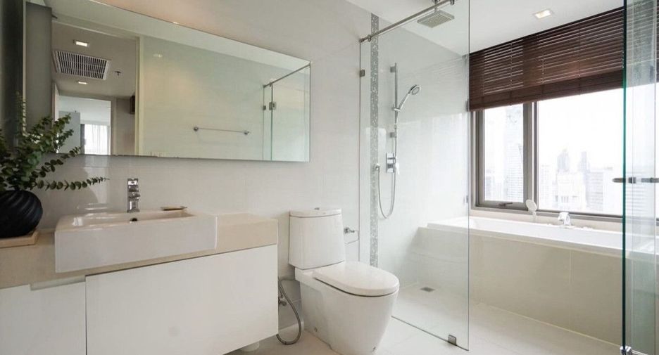 For rent 2 bedrooms condo in Sathon, Bangkok