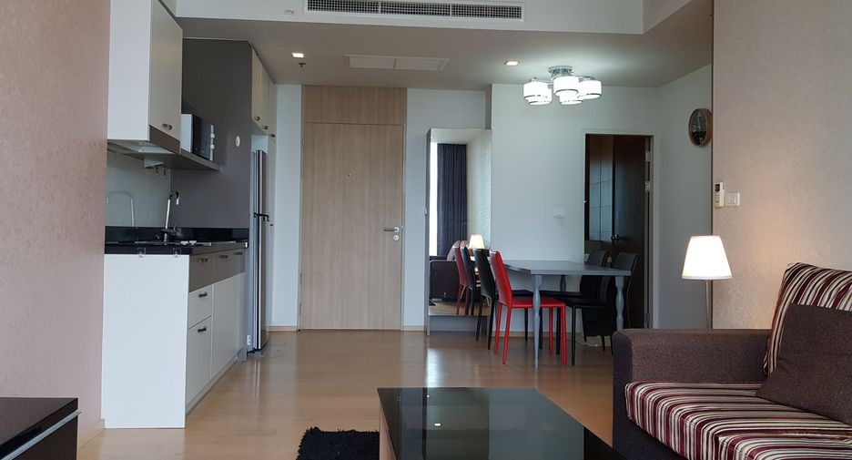 For rent 2 bedrooms condo in Phaya Thai, Bangkok