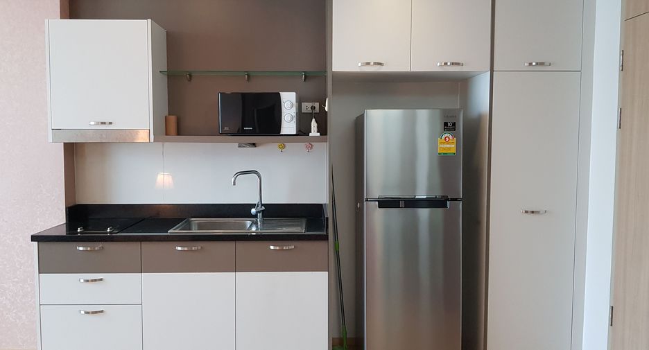 For rent 2 bedrooms condo in Phaya Thai, Bangkok
