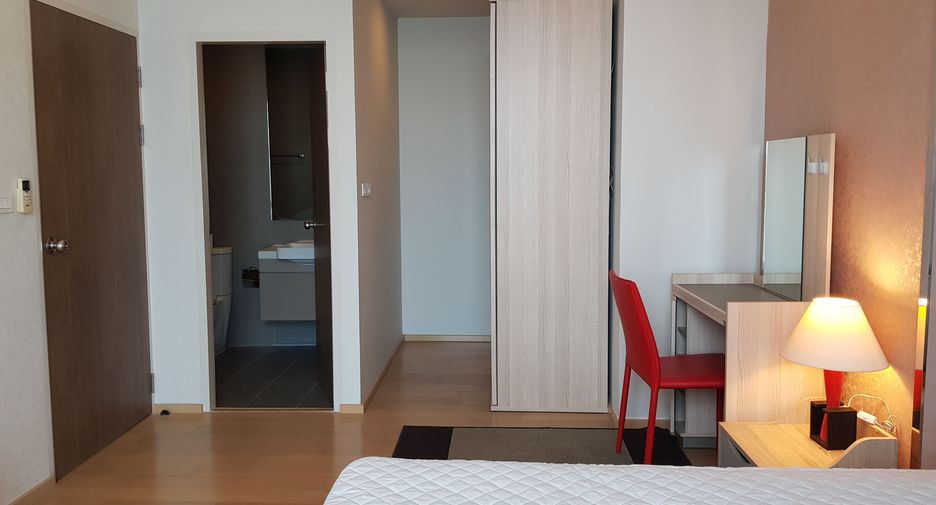 For rent 2 bedrooms condo in Phaya Thai, Bangkok