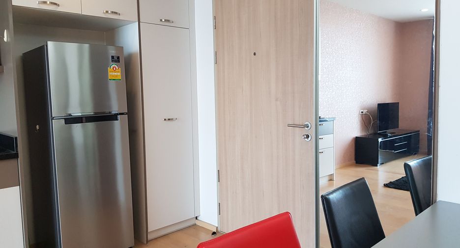 For rent 2 bedrooms condo in Phaya Thai, Bangkok