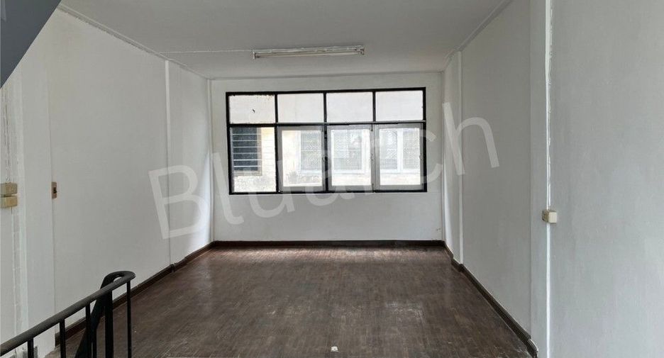 Reihenhaus zur Miete mit 4 Zimmer in Pathum Wan, Bangkok