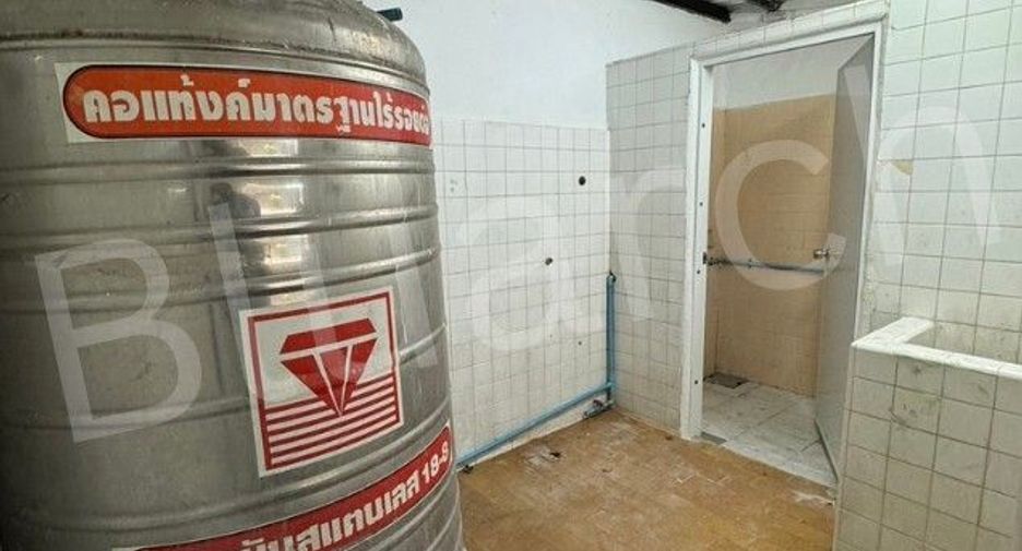For rent 4 bedrooms townhouse in Pathum Wan, Bangkok