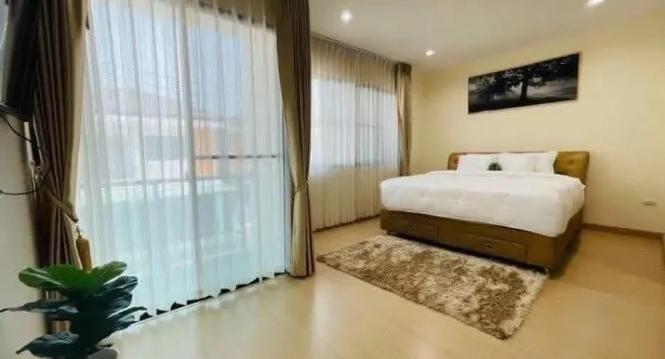 For sale 4 bedrooms villa in East Pattaya, Pattaya