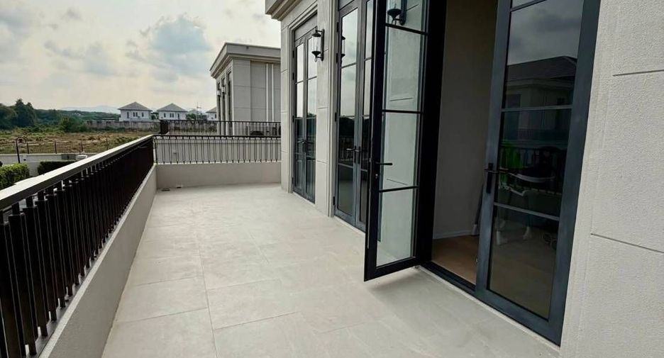For sale and for rent 4 bedrooms villa in East Pattaya, Pattaya
