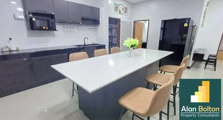 For rent 6 bedrooms house in Bang Lamung, Chonburi