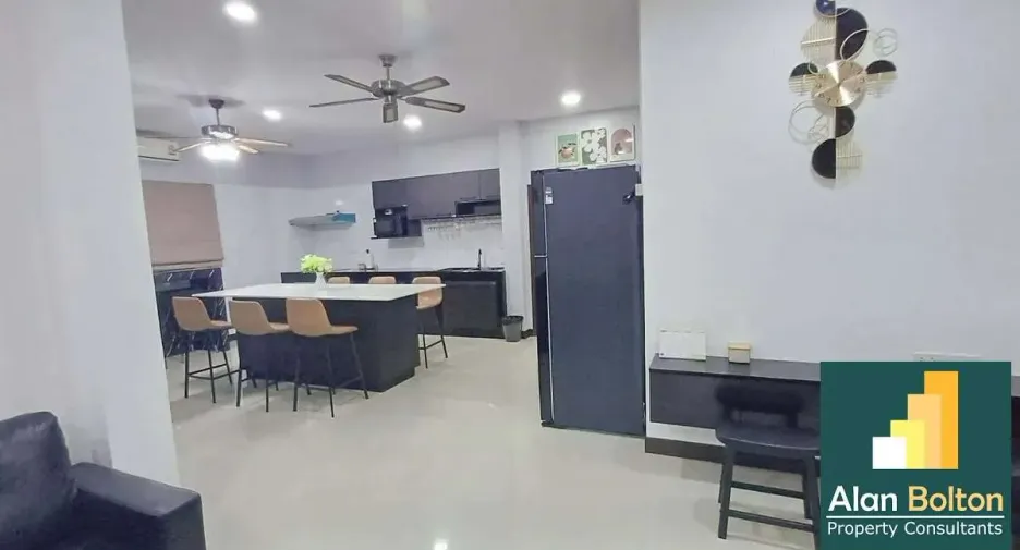 For rent 6 bedrooms house in Bang Lamung, Chonburi