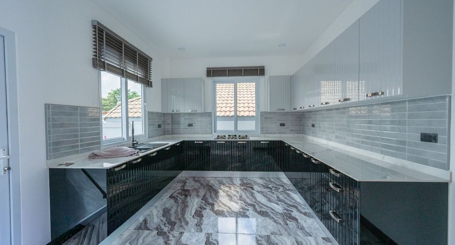 Haus zum Kauf mit 4 Zimmer in Huay Yai, Pattaya