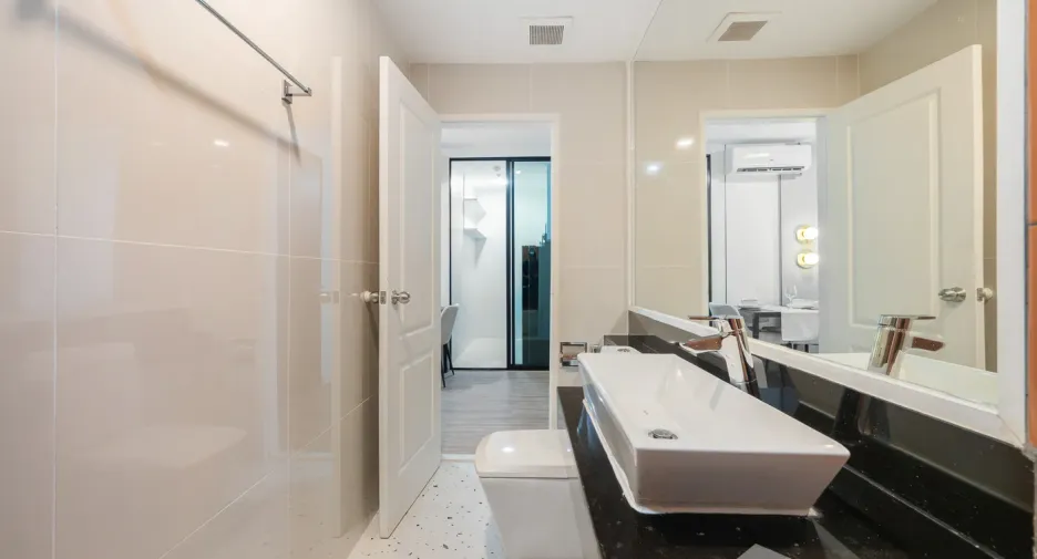 For sale 2 bedrooms condo in Sathon, Bangkok