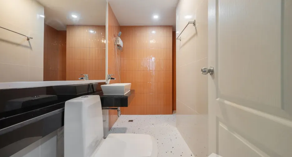 For sale 2 bedrooms condo in Sathon, Bangkok
